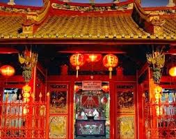 Saya penulis pribadi sebagai seorang kristen protestan juga dulu pernah nyasar salah masuk ke dalam katolik ketika itu saya berada di yogyakarta. 6 Agama Di Indonesia Yang Diakui Dan Tempat Ibadahnya