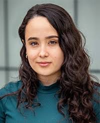 Mae Abrams's Instagram, Twitter & Facebook