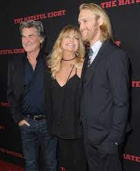 Instead, they shared parenting duties with their children: Kurt Russell And Goldie Hawn S Son Wyatt Is Quite The Looker Celebrity Photos Goldie Hawn Movie Stars