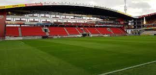 Kv mechelen royal antwerp fc legal notice. Vul Het Stadion Van Kv Mechelen Met Vlaggen Spandoeken En Tekeningen Radio Reflex
