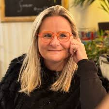 hello everyone. I am a parent of 5 year old child. A teacher in her  elementary school suggested my child may have problem with her eyes and  suggested a eye checkup a