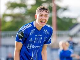Jørgen strand larsen is a norwegian professional footballer who plays as a forward for dutch eredivisie club groningen. Sarpsborg 08 Jorgen Strand Larsen Jorgen Strand Larsen Jeg Sa For Mye Opp Til Erling Braut Haaland
