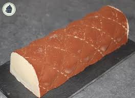 La Gourmandise Selon Sandrine Bavarois Fleur Vanille Fraise Buche De Noel Sans Cuisson Gourmandise Pains A Hot Dog