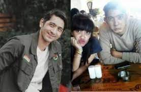 See more of arya saloka official on facebook. Viral Foto Arya Saloka Sebelum Tenar Kurus Kering Gak Ada Yang Urus Matamata Com
