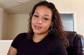 Furloughed Mom Affected by Shutdown Speaks Out After Breaking Down in Tears  in Viral Video (Exclusive)