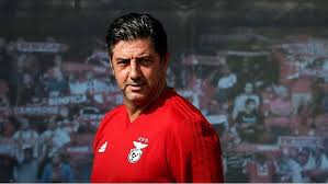 Rui carlos pinho da vitoria adalah mantan pemain sepakbola asal portugal yang menjadi pelatih benfica tahun 1996, rui hijrah ke alverca selama setahun sebelum kembali ke vilafranquense. Rui Vitoria Se Nao Fosse O Benfica Radicava Me Em Guimaraes Entrevistas Jornal Record