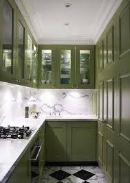 The Comforting Side Of Green Coco Kelley Http Kitchenideas Tips The Comforting Side Of G Dark Green Kitchen Kitchen Design Small Green Kitchen Cabinets