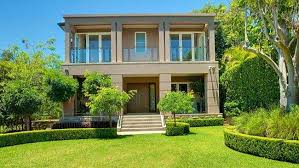 Chris gayle smashes 84 off 22 balls in stunning abu dhabi innings. A Sneak Peek Into The Top 10 Luxury Homes Of Cricketers