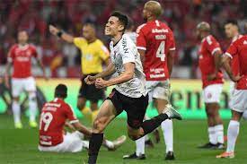Weber felipe silva e iremar de oliveira girotto cartões amarelos: Com Golaco Athletico Pr Volta A Derrotar Inter No Beira Rio E Conquista Copa Do Brasil Superesportes