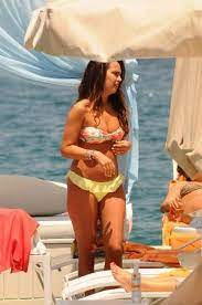 Birlikte oldukları dönem haklarında çıkan aşk haberleri ile ilgili yorum yapmayan ikili, ayrılık sonrası da sessizliğe büründü. Yeliz Sar