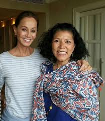 Julio josé iglesias preysler jr. The Stunning Isabel Preysler Positively Filipino Online Magazine For Filipinos In The Diaspora