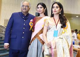 View all janhvi kapoor movies. National Film Awards 2018 Boney Kapoor Janhvi Kapoor And Khushi Kapoor Receive Best Actress Award For Mom On Behalf Of Late Sridevi Bollywood News Bollywood Hungama