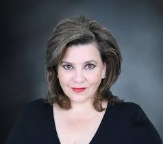 Allison Oakley's Instagram, Twitter & Facebook