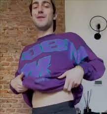 Tommaso zorzi accompagna il suo fidanzato tommaso stanzani ad esibirsi battiti live a otranto. Gf Vip Il Difetto Fisico Di Tommaso Zorzi Vedete Cosa Spunta Da Qui