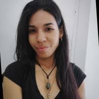 Lara Tucker's Instagram, Twitter & Facebook