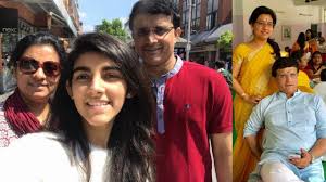 Последние твиты от sourav ganguly (@sganguly99). Sourav Ganguly Wife Dona And Daughter Sana Sourav Ganguly Family Photos Sourav Ganguly Birthday Youtube