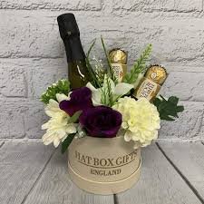 Gift package warm roses, belgian chocolate, prosecco and bear bella. Luxury Small Hat Box Gift With Vino Spumante Prosecco 20cl 10 5 Abv Ferrero Rocher Chocolate Silk Flowers Ivory Box Buy Online In Nicaragua At Desertcart Ni Productid 139813721