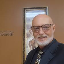 Eric Banja Davis ha aggiunto una nuova...