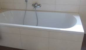 Denn die meisten badewannen sind entweder aus emaille, acryl oder aus kunststoff und diese beiden oberflächen. Emaille Badewanne Reinigen Hausmittel Tipps Frag Mutti