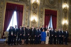 Il premier conte, secondo quanto si apprende da fonti governative, avrebbe segnalato al consiglio alcune criticità sulla bozza del decreto sicurezza bis ravvisate dal colle. Il Governo Conte Bis Giura Al Quirinale Poi Il Primo Consiglio Dei Ministri Rai News