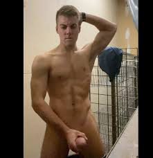Batin: RISKY CUMMING in storage room AT WORK! - ThisVid.com