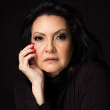 Elsa Merani's Instagram, Twitter & Facebook