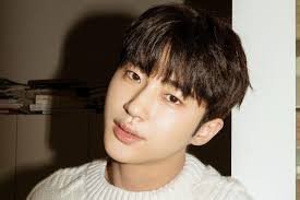 애절 고원희 ko won hee 가 필요한 변우석 byeon woo seok 의 간절한 고백 내게 오시겠소 꽃파당 flowercrew 10회. Byun Woo Seok Talks About His Character In Record Of Youth Mindset As An Actor And More Soompi