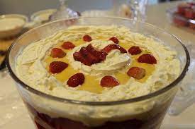 6 resep puding trifle ala rumahan yang mudah dan enak dari komunitas memasak terbesar dunia! Puding Trifle Azie Kitchen