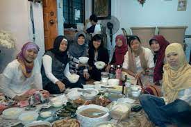 Apakah anda sedang mencari inspirasi menu berbuka puasa? Buka Puasa Di Rumah Teman Coba 7 Menu Favorit Ini