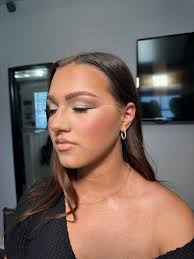 🩷✨my name is Hannah! I'm located in Davison at Industry Beauty in my own  private suite! I am a blonding and vivids specialist!! Iwould absolutely  love to help you achieve your hair