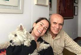 Relata la historia de john jairo velásquez mejor conocido por «alias popeye» durante la cárcel desde la captura en la muerte de pablo escobar hasta los últimos años de la prisión, mostrando las más importantes y relevantes acontecimientos que tuvo él, durante el encierro en esta misma. Jairo Camargo Supero Covid 19 Y Su Esposa Patricia Tamayo Dio Negativo La Fm