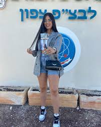 מאיפה מתחילים כמה עברתי בשירות הזה התחלתי בתור בצקית , התעלפתי כל כך הרבה  פעמים וקמתי , רם 2 , חזרתי והפכתי להיות הפקידה של המפקד הכי מושלם בבצפ  צפוןןן !!!! @idan_ofek1