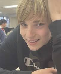 Rebecca Stringfellow's Instagram, Twitter & Facebook