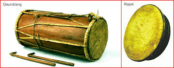 Cara memainkannya, dipukul dengan alat pemukul yang dinamakan tarengteng. 36 Alat Musik Tradisional Indonesia Lengkap 34 Provinsi Gambar Dan Daerahnya Seni Budayaku
