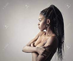 美しいアフリカ女性の裸の写真素材・画像素材 Image 73529295