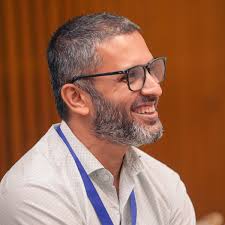 Creating learning opportunities all along the bureaucratic ladder