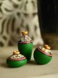 How To Incorporate Terracotta Decorative Items In Home Decor Pottery Painting Designs Terracotta Vase Crafts