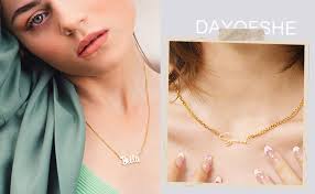 Amazon.com: DayOfShe Collar con nombre, collar con inicial, collar con  placa de nombre dorada para mujeres y hombres, collar de cadena cubana de  Miami gruesa, rodonita, : Ropa, Zapatos y Joyería