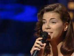 Niebo wieje chłodem piekło kłania się ogniem do stóp a ja. Edyta Gorniak To Nie Ja Eurovision 1994 Edyta Gorniak It Was Not Me Eurovision 1994 Http You Eurovision Song Contest Eurovision Songs Songs