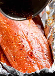 4 pavés de saumon, 4 cuil. Saumon En Papillote Au Miel Et Sesame Un Mets Exquis En 30 Minutes