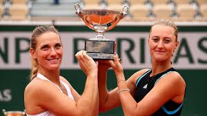 Roland garros 2019 kristina mladenovic sacree en double dames. Roland Garros La Paire Mladenovic Babos Remporte Le Titre En Double Dames Eurosport