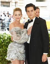 She is also a river vixen at riverdale high as well as an editor for the register, with her mother, alice cooper. Riverdale S Cole Sprouse And Lili Reinhart Hit Back At Split Talk