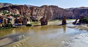 Hasankeyf Insanligin En Eski Yerlesim Yerlerinden Biri Olan Mezapotamya Bolgesinde Yer Almaktadir Ekoloji Deviantart Turkiye