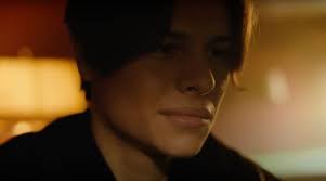 Johnny Hallyday : son petit-fils est son sosie… Son visage est dévoilé au  grand jour, c'est un beau jeune homme de 19 ans