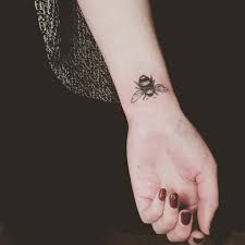Cute bee tattoo ideas to try next. Alice Carrier On Instagram Tattoos Body Art Tattoos Trendy Tattoos