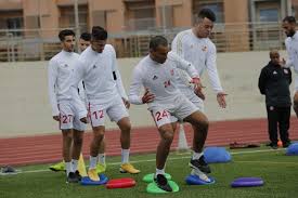 Los aficionados de los equipos csa y crb protagonizaron una batalla campal en pleno césped del estadio rei pelé, en la ciudad de maceió, tras la final del torneo regional, dejando al menos dos heridos graves, informaron medios locales. Plafonnement Des Salaires Les Joueurs Du Crb Font Deja Dans La Resistance