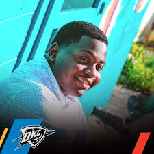 Kevin Durant doing Kevin Durant things. 😆 (Via Jarrod Allan Henry)