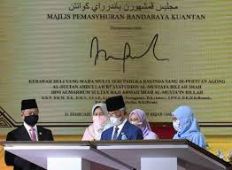 Johor bahru diisytiharkan sebagai bandar raya pada 1994 lalu. Kpkt Sedia Bimbing Mbk