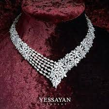 Yessayan A Flower Field That Covers The Neck In Diamonds Yessayan Necklace Flowers Diamond Diamond Necklace Classy Jewelry Diamond