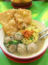 Gimana tidak, renyah dan kress bagian luar sosis sedangkan didalamnya isi yang terbuat dari ayam dengan racikan bumbu khusus. Bakso Solo Samrat Kelapa Gading Order Go Food Or Booking